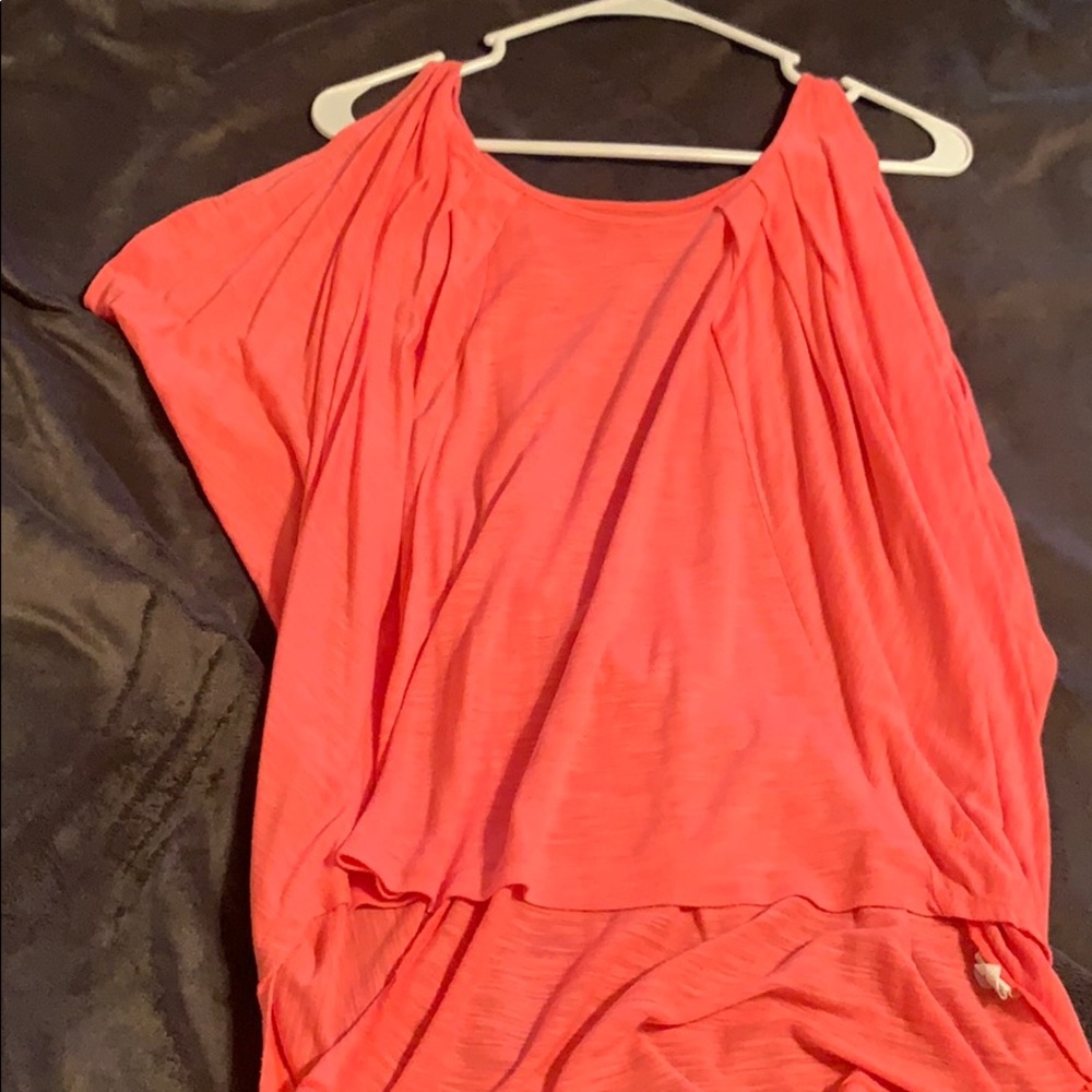 Coral flowy tank